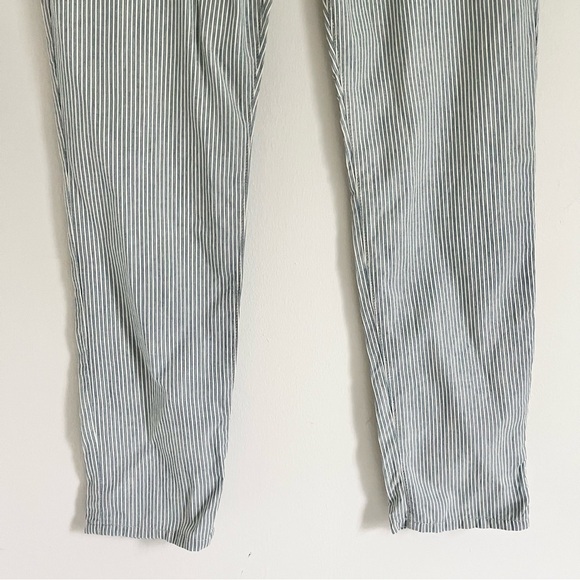 NWT Joe’s Jeans The Weekender Slim Fit Pin Stripe Crop Pants Blue White Size 31 - Picture 6 of 10